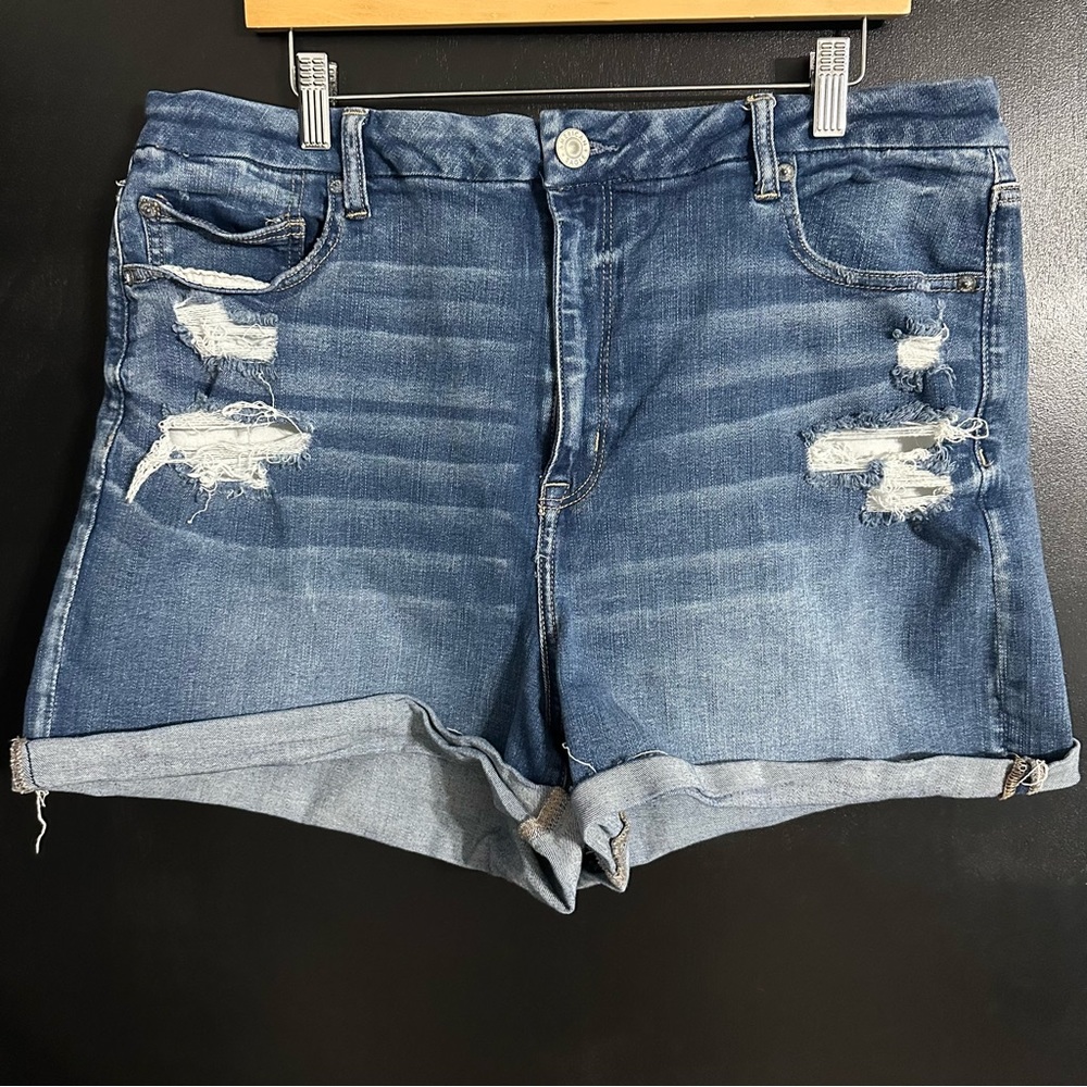 Curvy hi rise American Eagle shorts size 20